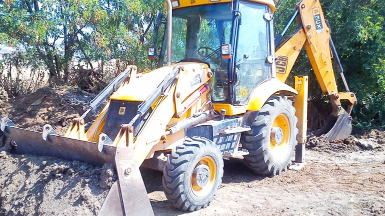 Ατύχημα με χειριστή τσάπας στο Καρπενήσι