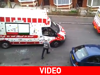 Έμειναν… παγωτό από τον καβγά παγωτατζήδων!