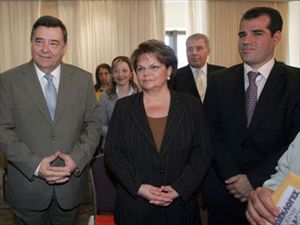 Ο πρόεδρος του ΛΑΟΣ Γ. Καρατζαφέρης με τους Ν. Τζαβέλλα και Θ. Πλεύρη