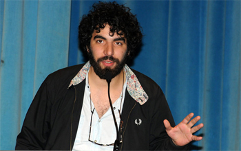 Ο Ρομάν Γαβράς, γιος του σκηνοθέτη Κώστα Γαβρά