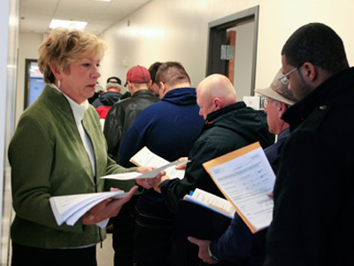ΗΠΑ: Μειώθηκαν οι αιτήσεις για επίδομα ανεργίας