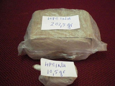 Τους συνέλαβαν για κατοχή ναρκωτικών