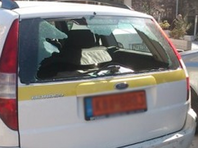 Θεσσαλονίκη: Άγνωστοι επιτέθηκαν σε καμεραμάν και έκαψαν αυτοκίνητο της ΕΡΤ3