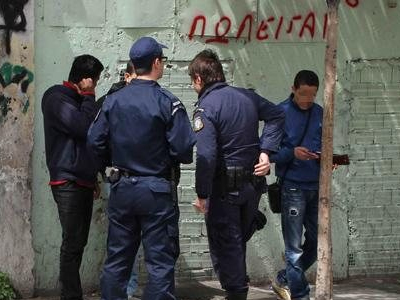 «Ξένιος Ζευς»: Συνεχίζονται οι συλλήψεις στο κέντρο της Αθήνας