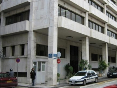 Πάτρα: Επίθεση αντιεξουσιαστών στο Αστυνομικό Μέγαρο