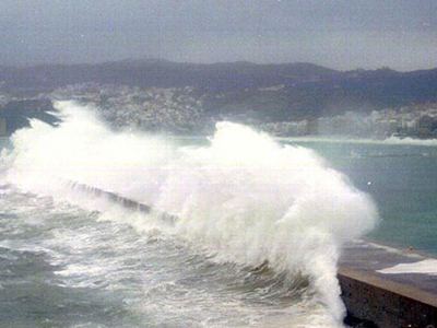 Προβλήματα στις θαλάσσιες συγκοινωνίες λόγω ισχυρών ανέμων