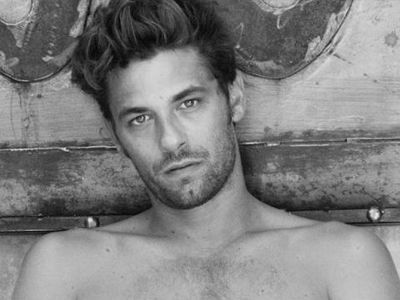 Πώς επιλέγει τις δουλειές του;