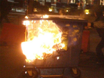 Στόχος εμπρηστών μηχανικοί κάδοι στην Καρδίτσα