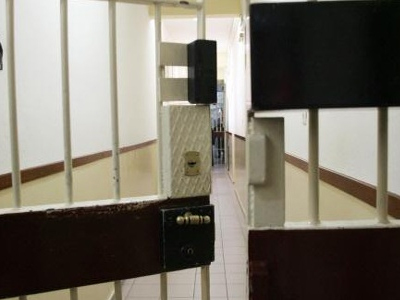 Στη φυλακή δικαστίνα που άφησε δίκη για ταξίδι αναψυχής!