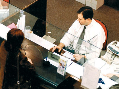 Σταθερές οι καταθέσεις τον Μάρτιο