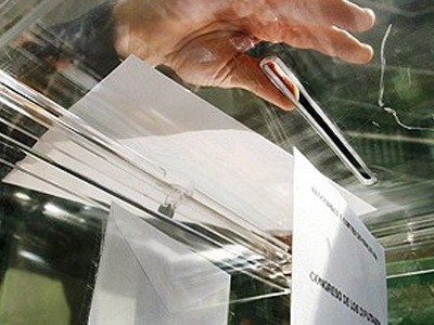 Σε λίγες ώρες τελειώνει το θρίλερ της κάλπης για τους Μπερσάνι και Ρέντσι