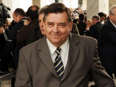 Και τα λοιπά εισοδήματα του Καρατζαφέρη