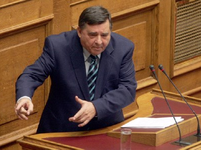 Μαζεύει τα συμπράγκαλά του ο Καρατζαφέρης