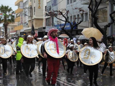 Με πολύ κέφι ξεκίνησε το Καστρινό καρναβάλι στο Ηράκλειο