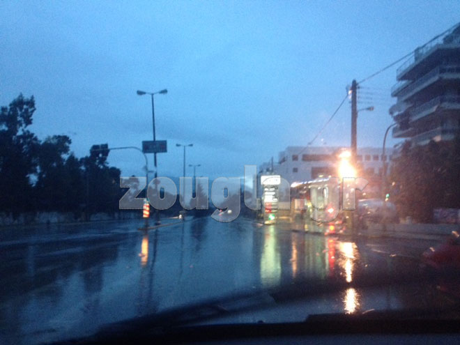 Έντονη βροχόπτωση το πρωί στην Κηφισιά (7.30)