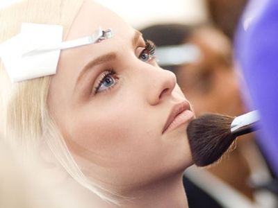 Άψογο μακιγιάζ σε τέσσερις κινήσεις