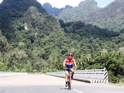 Ομογενείς θα διασχίσουν τρεις ηπείρους με ποδήλατο