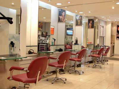 Αγρίνιο: Έλεγχοι για παράνομα κομμωτήρια