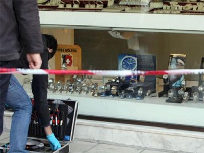 Ένοπλη ληστεία σε κοσμηματοπωλείο στη Σκύδρα