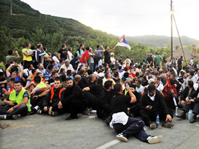 Κόσοβο: Αποκλεισμοί δρόμων από επιχειρηματίες