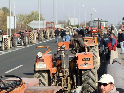 Αποχώρησαν από το μπλόκο της Κουλούρας οι αγρότες