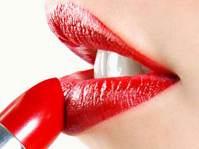 Μπέρδεψε το κραγιόν με την…