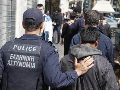 «Ξένιος Ζευς»: Τέσσερις συλλήψεις στο κέντρο της Αθήνας