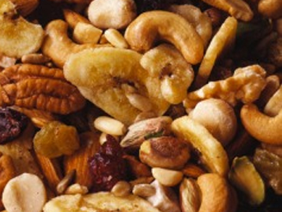 Με προσοχή η κατανάλωση ξηρών καρπών από τα παιδιά