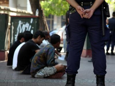 «Ξένιος Ζευς»: 80 συλλήψεις στο κέντρο της Αθήνας