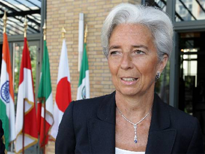 Περαιτέρω συμπίεση του εργασιακού κόστους ζητεί η Λαγκάρντ