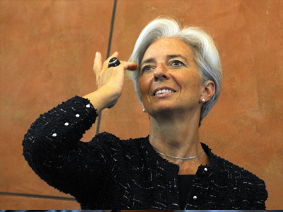 Προσπαθεί να τα «μπαλώσει» η Κ. Λαγκάρντ