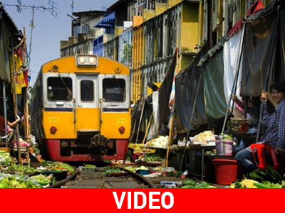 Τρένο περνά μέσα από… λαϊκή αγορά