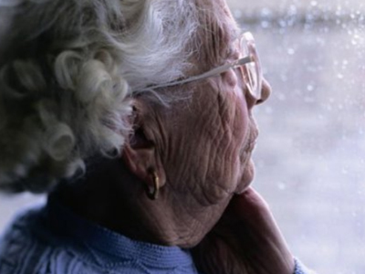 Ληστεία σε βάρος ηλικιωμένης