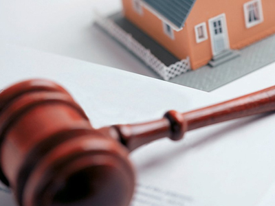 «Παγώνουν» οι πλειστηριασμοί