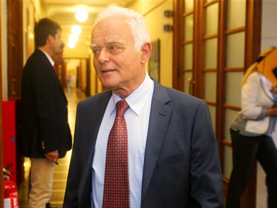 Στη σύσκεψη ο Μανιτάκης