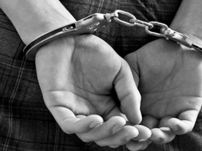 Ξυλοκόπησε μετανάστη οκτώ φορές