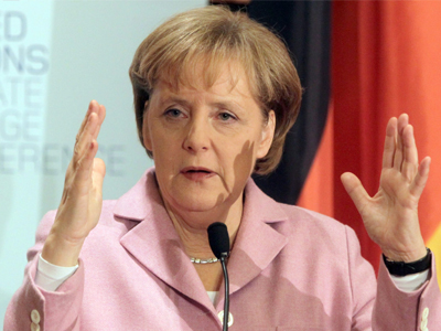 Η Μέρκελ θέλει να δοθούν επιπλέον εξουσίες στην ΕΕ