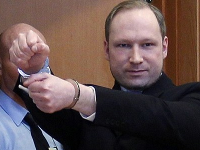 Ικανοποιημένες οι οικογένειες των θυμάτων του Μπρέιβικ Ικανοποιημένες οι οικογένειες των θυμάτων του Μπρέιβικ