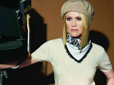 Περνά και μόνη της καλά