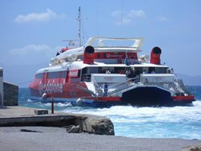 Μηχανική βλάβη σε πλοίο στο Ηράκλειο