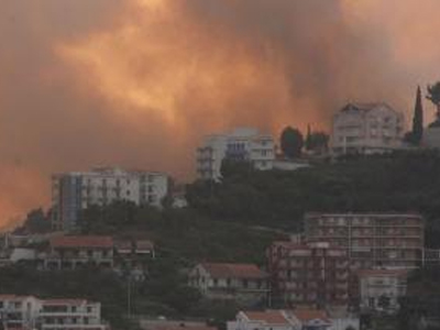Μαυροβούνιο: Υπό έλεγχο η φωτιά που απείλησε την ελληνική πρεσβεία Μαυροβούνιο: Υπό έλεγχο η φωτιά που απείλησε την ελληνική πρεσβεία