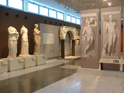 Κάμψη εισπράξεων και επισκεπτών στα μουσεία το 2011