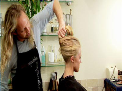 Πώς να κάνεις τον κότσο «μπανάνα»