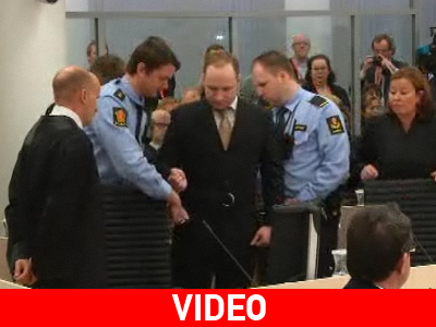 Πλάνα από τη δίκη του Μπρέιβικ