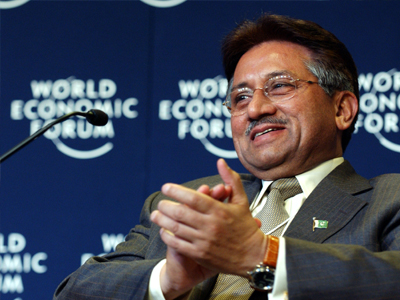 Δεν επιστρέφει στο Πακιστάν ο Π. Μουσάραφ