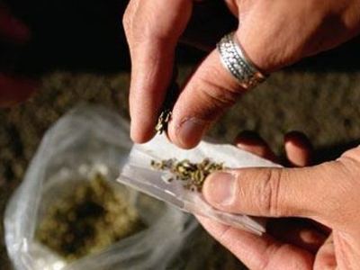 Συλλήψεις για ναρκωτικά σε Πειραιά και Μυτιλήνη