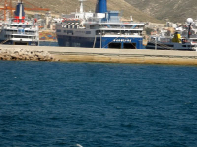 Δραπετσώνα: Ο Δήμαρχος ζητεί εισαγγελική παρέμβαση για τη θαλάσσια ρύπανση