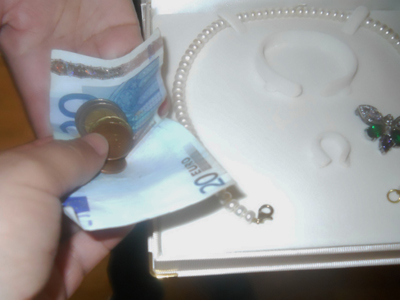 Το ΣΔΟΕ δεν μπορεί να μπλοκάρει τα ενεχυροδανειστήρια