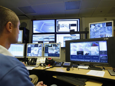 Guardian: Η NSA συγκεντρώνει εκατομμύρια μηνύματα κειμένου παγκοσμίως