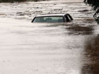 «Υγρός» τάφος για οδηγό στην Αυλή Πεδιάδος